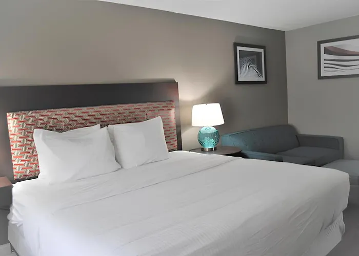 Comfort Inn & Suites Pottstown Eastern Gateway
