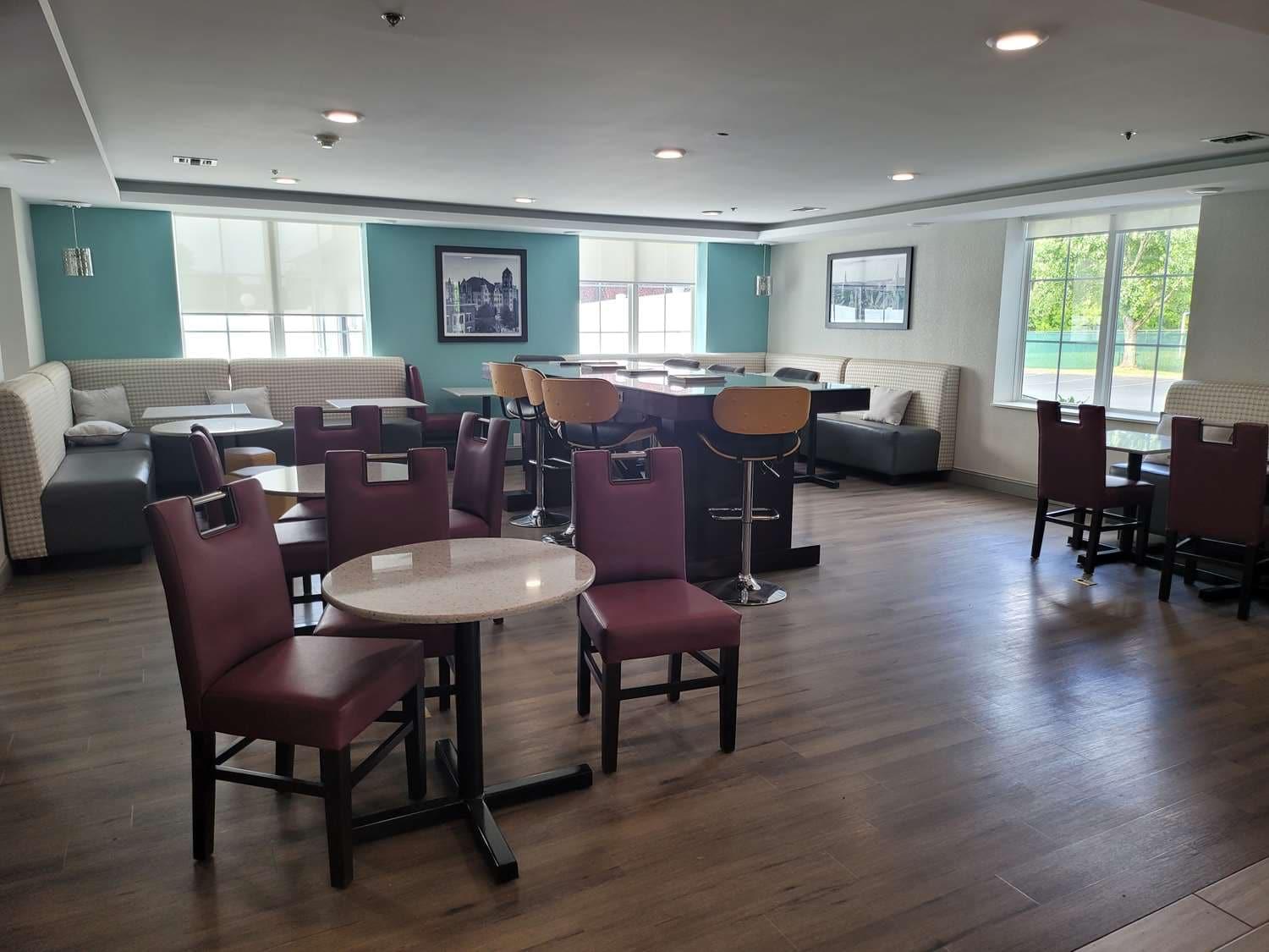 Hotel Comfort & Eastern Gateway 3*