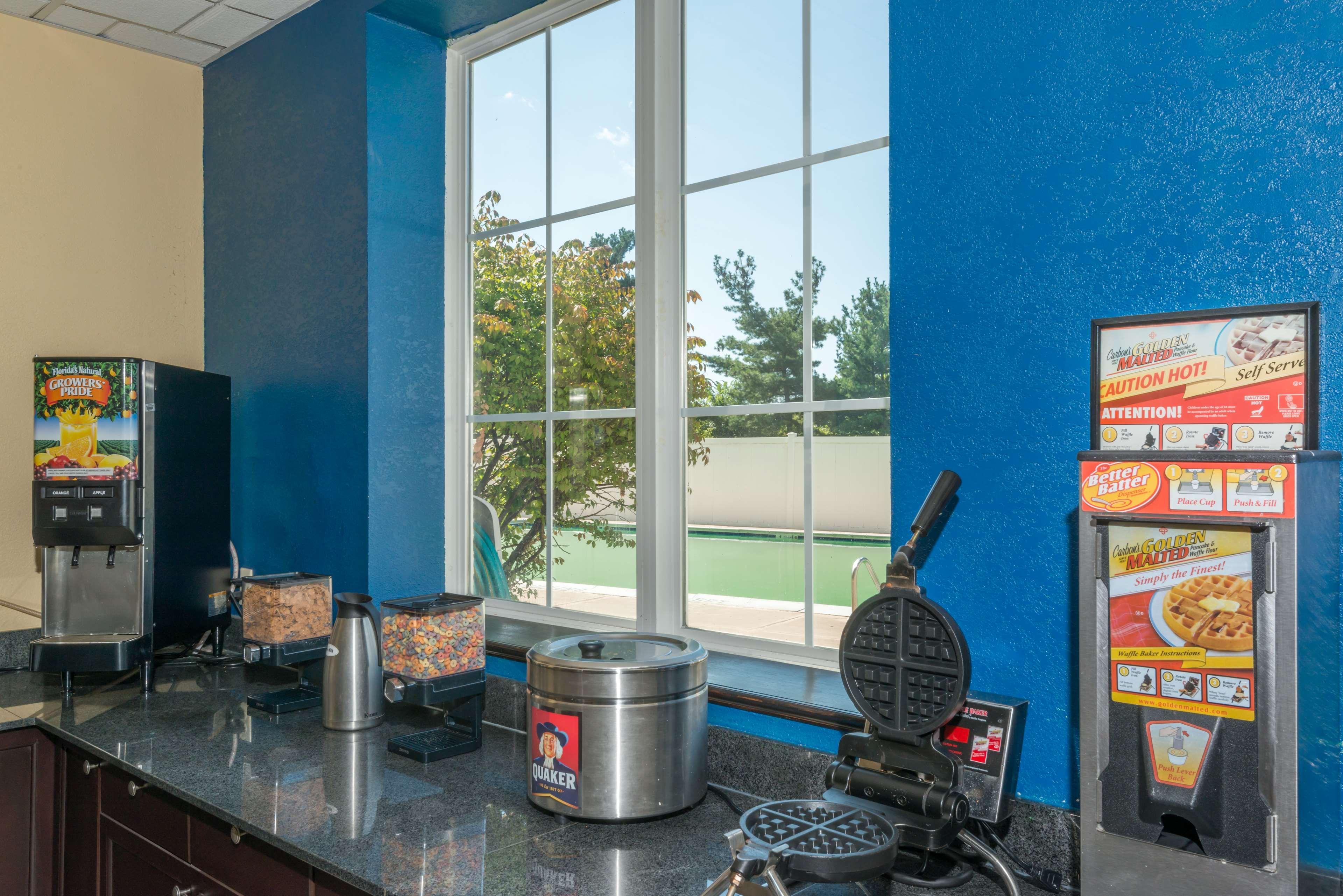 Hotel Comfort & Eastern Gateway