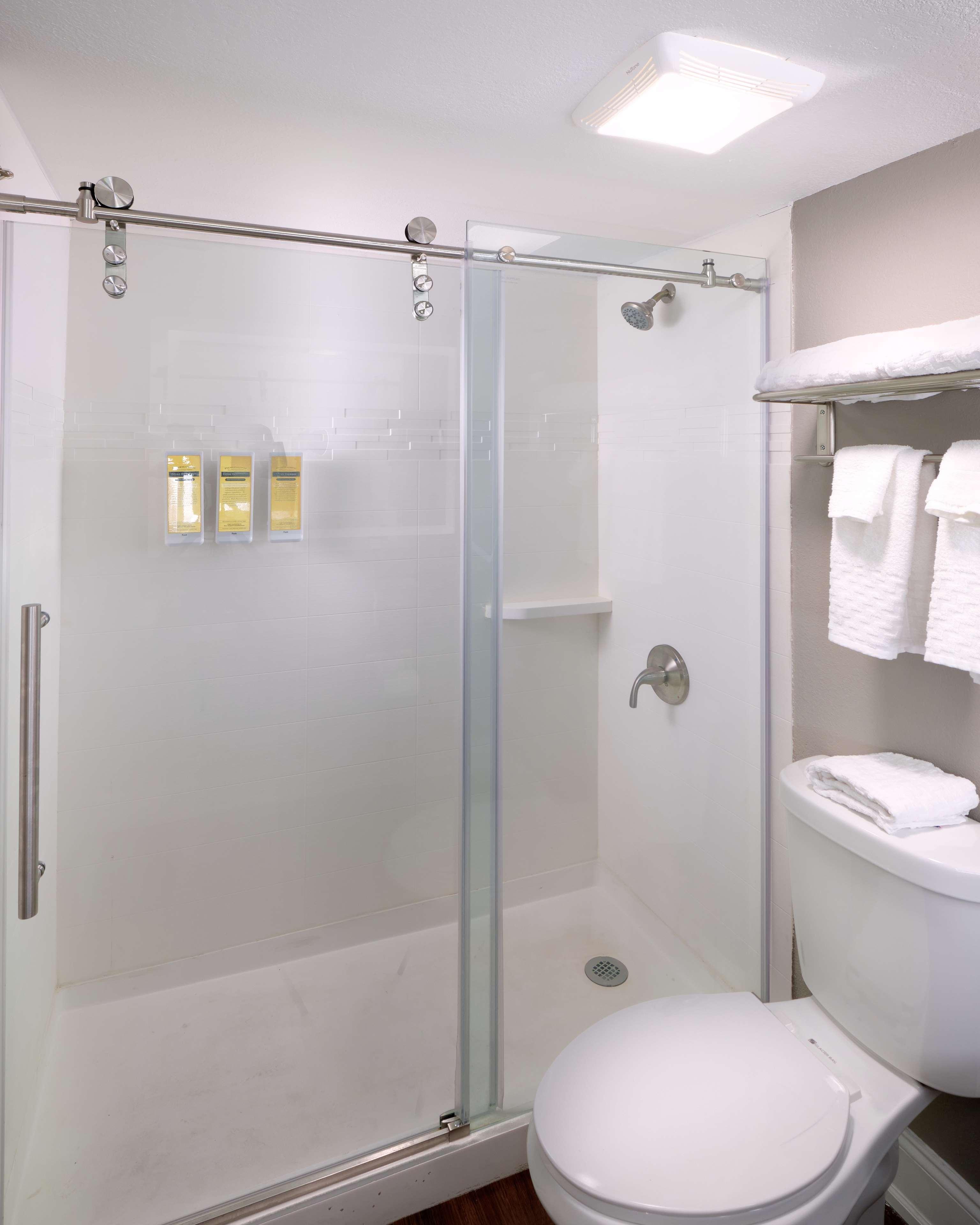 Comfort & Eastern Gateway Hotel